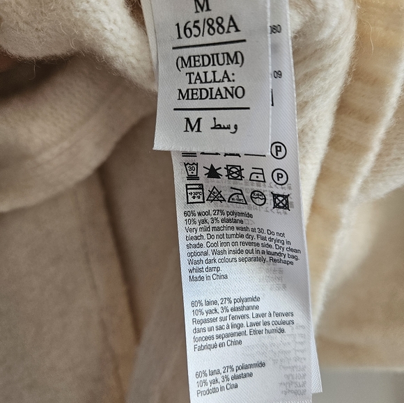 AllSaints Roll Neck Asymmetric Sweater size M Cream - Picture 4 of 4